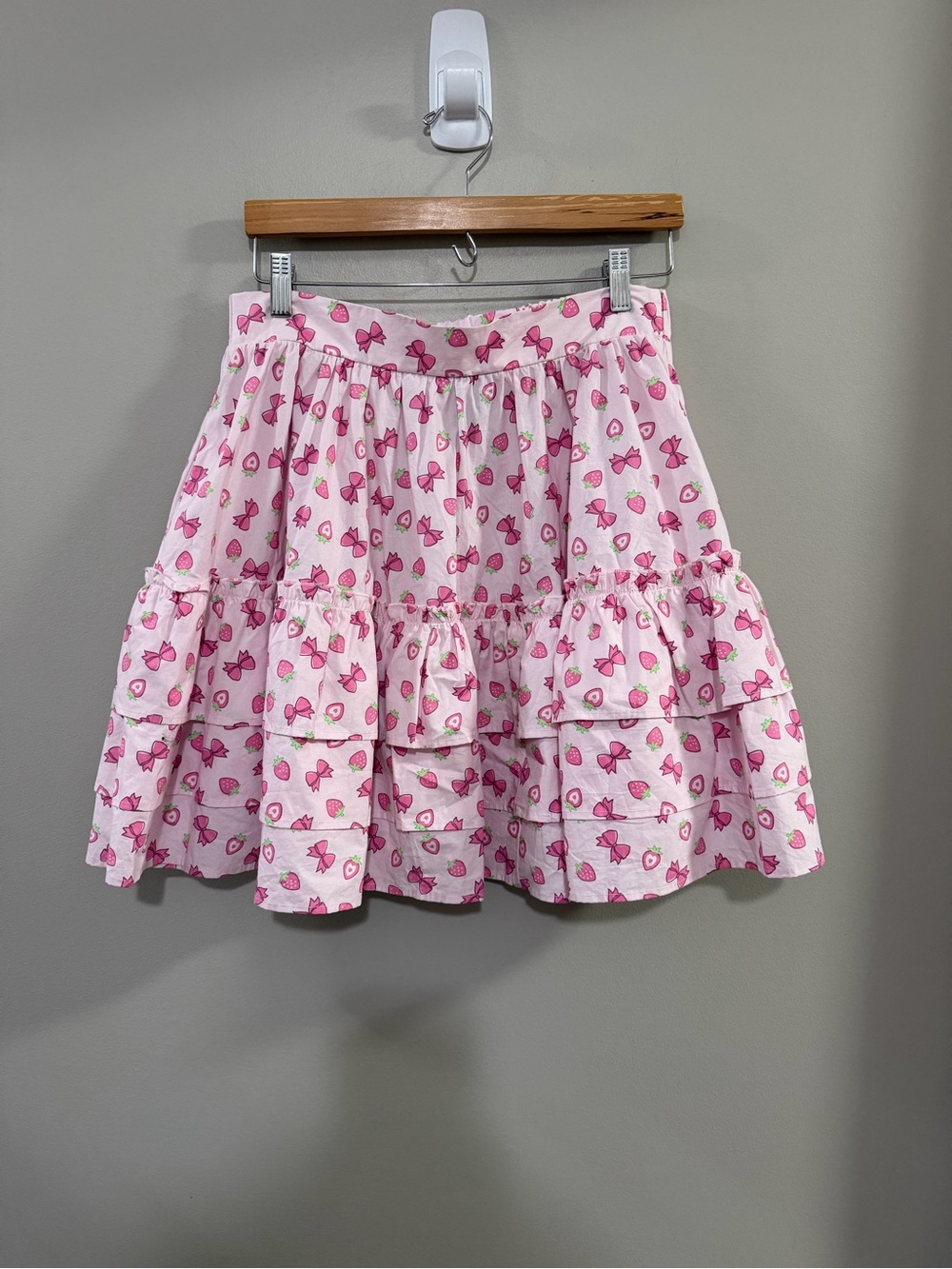 Hot Topic Pink Strawberry & Bows Petticoat Tiered Mini Skirt